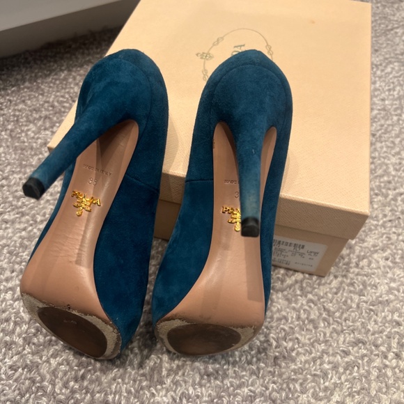 Prada shoes - Picture 3 of 3